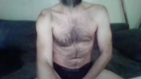 Snapshot of ariete80s chatting on 04/04/26, 03:31 ariete80s online show from 04/04/26, 03:31