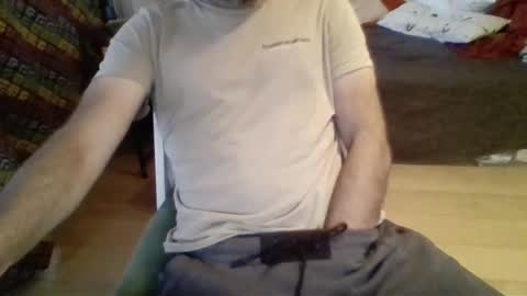 Snapshot of ariete80s chatting on 06/01/26, 06:42 ariete80s online show from 06/01/26, 06:42