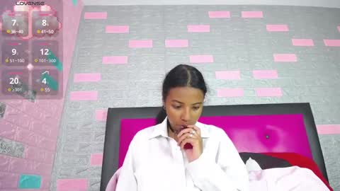 Snapshot of arietta_ chatting on 02/13/25, 07:31  ARIETTA  online show from 02/13/25, 07:31