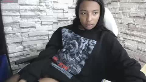 Snapshot of arietta_ chatting on 02/18/25, 12:17  ARIETTA  online show from 02/18/25, 12:17