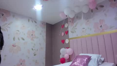 Snapshot of arietta_skinny chatting on 03/02/26, 12:12 Arietta online show from 03/02/26, 12:12