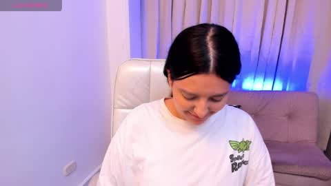 arihanna_london online show from 05/26/26, 03:24