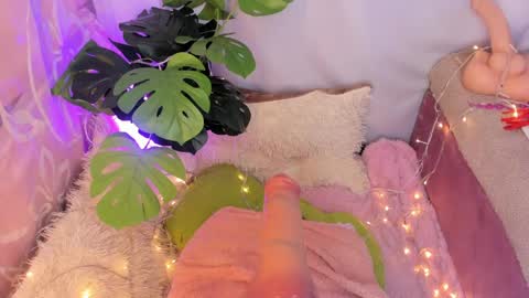 Snapshot of arii_vega chatting on 04/12/26, 11:37 ARII VEGA online show from 04/12/26, 11:37