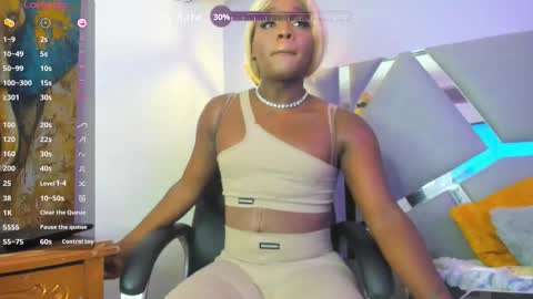 Snapshot of arii_xxx chatting on 09/18/25, 07:49 ari 3 online show from 09/18/25, 07:49