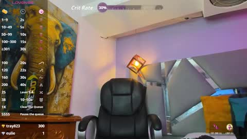 Snapshot of arii_xxx chatting on 10/24/25, 11:01 ari 3 online show from 10/24/25, 11:01