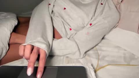 Aria online show from 02/15/26, 05:37