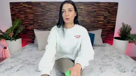 Snapshot of ariiaa_1 chatting on 07/06/26, 05:15 ARIANNA online show from 07/06/26, 05:15
