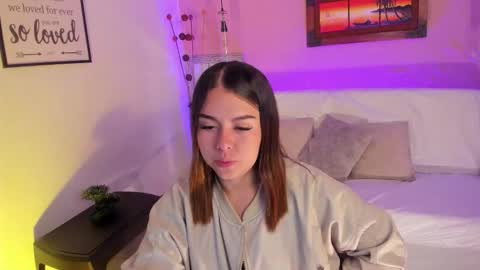  Arianna  online show from 10/19/25, 03:45