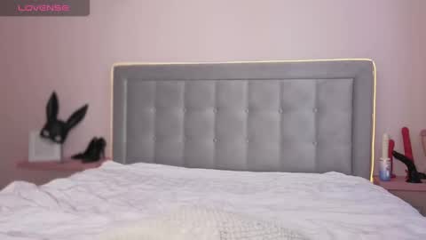 arimilas online show from 05/20/26, 08:42