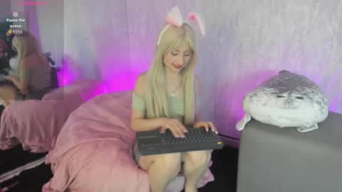 Snapshot of arimonoban chatting on 11/20/25, 12:05 Ariel online show from 11/20/25, 12:05