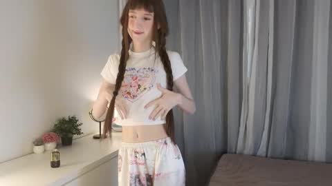 Snapshot of arina_waifu chatting on 04/04/26, 03:09 Arina online show from 04/04/26, 03:09