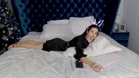 Snapshot of arinaarnold chatting on 12/20/24, 03:36 ArinaArnold online show from 12/20/24, 03:36