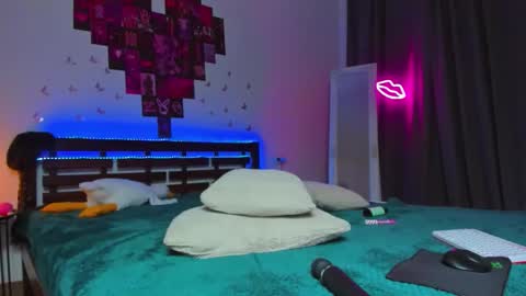 Ari online show from 10/18/25, 08:53