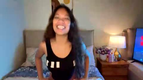 Snapshot of aristruths chatting on 06/15/26, 02:25 Ari online show from 06/15/26, 02:25