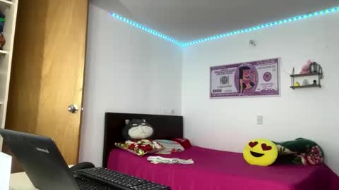 ariza1515 online show from 11/11/25, 10:04