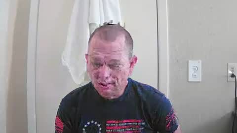 Snapshot of arizona222222 chatting on 04/18/26, 11:03 luv2benawty online show from 04/18/26, 11:03