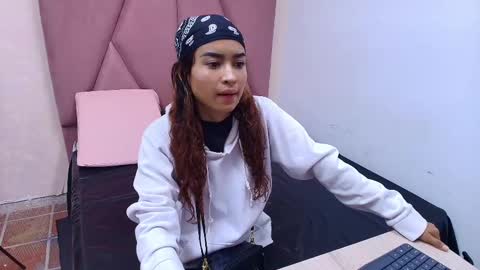 Snapshot of arleth_1 chatting on 02/20/25, 03:01 Arleth online show from 02/20/25, 03:01