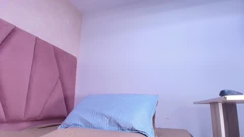 Snapshot of arleth_1 chatting on 03/08/25, 03:06 Arleth online show from 03/08/25, 03:06