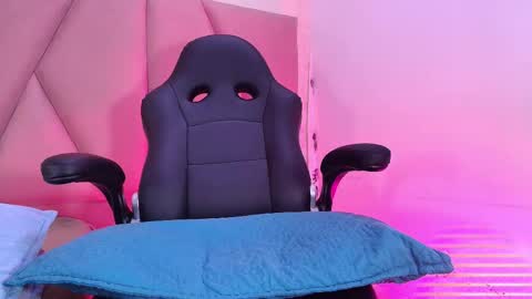 Snapshot of arleth_1 chatting on 09/22/25, 03:08 Arleth online show from 09/22/25, 03:08