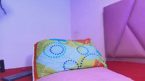 Snapshot of arleth_1 chatting on 10/16/25, 03:18 Arleth online show from 10/16/25, 03:18