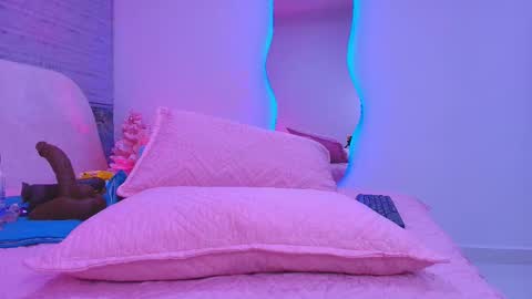 Snapshot of arleth_1 chatting on 11/25/25, 03:06 Arleth online show from 11/25/25, 03:06