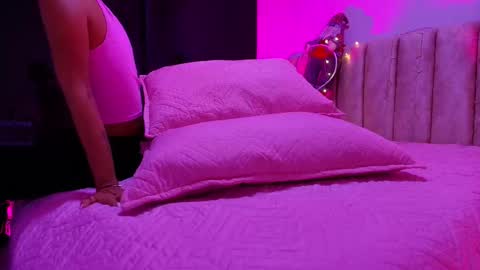 Snapshot of arleth_1 chatting on 12/05/25, 03:04 Arleth online show from 12/05/25, 03:04