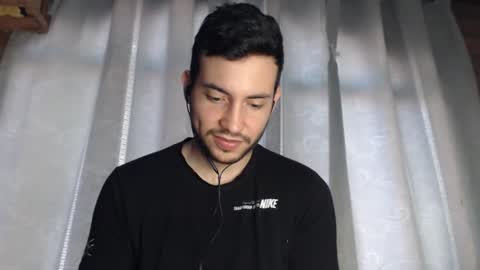 Snapshot of armando_2002 chatting on 01/27/25, 02:35 ARMANDO online show from 01/27/25, 02:35