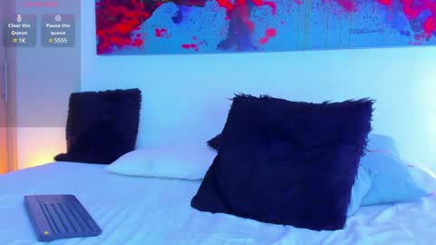   online show from 02/09/25, 03:43