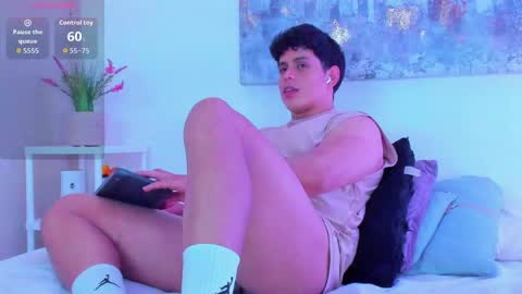 Snapshot of arminjones1 chatting on 04/09/26, 05:07 online show from 04/09/26, 05:07