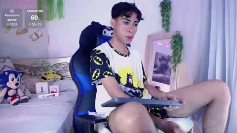 Snapshot of armondx_parkr chatting on 10/10/25, 02:32 armond online show from 10/10/25, 02:32