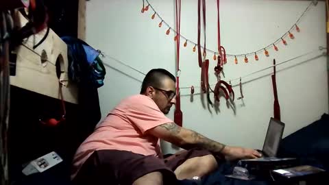 armstrong1718 online show from 11/20/25, 08:36