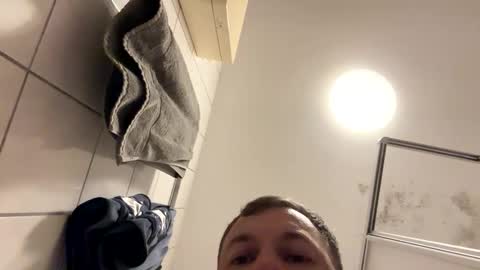 Snapshot of armyskater32 chatting on 09/08/25, 08:08 armyskater32 online show from 09/08/25, 08:08