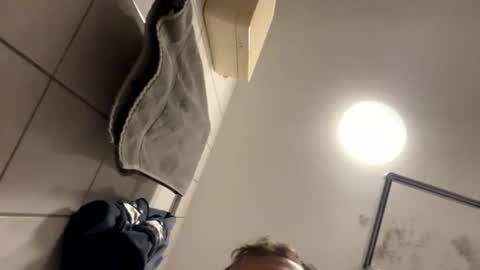 Snapshot of armyskater32 chatting on 09/19/25, 09:26 armyskater32 online show from 09/19/25, 09:26