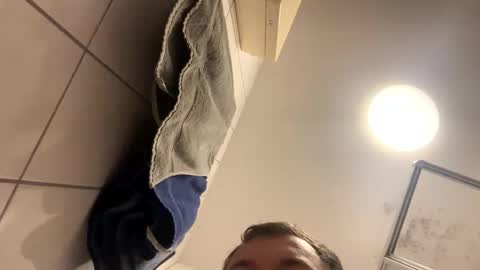 Snapshot of armyskater32 chatting on 10/05/25, 08:29 armyskater32 online show from 10/05/25, 08:29