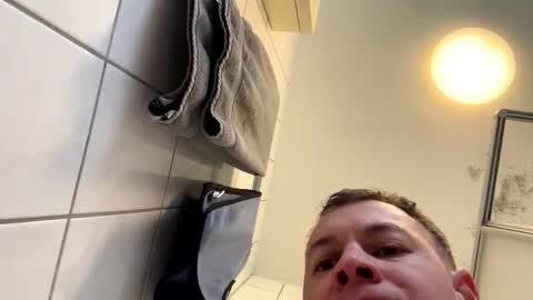 armyskater32 online show from 12/19/25, 11:39