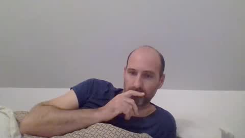 Snapshot of arnaud502700 chatting on 12/29/24, 06:45 arnaud502700 online show from 12/29/24, 06:45