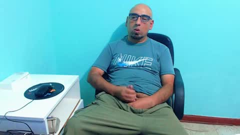 arnelux72 online show from 03/03/25, 05:42