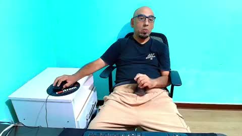 arnelux72 online show from 06/30/26, 05:30