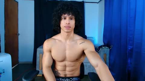 Snapshot of arnold_black69 chatting on 06/11/26, 01:20 arnold black online show from 06/11/26, 01:20