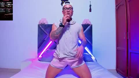 Snapshot of arnold_fit_hot98 chatting on 11/12/25, 04:40 Arnold fit hot98 online show from 11/12/25, 04:40