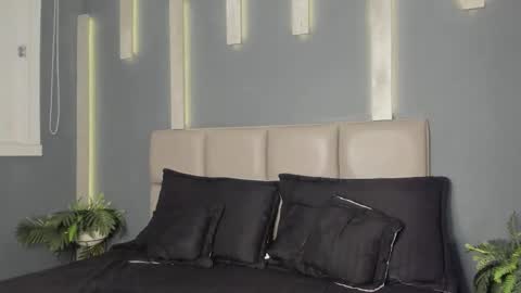 Arohom Lester online show from 12/01/25, 11:04