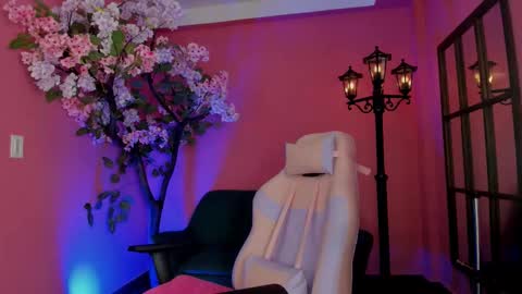 Arohom Lester online show from 02/25/26, 02:05