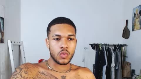 Snapshot of aron_7 chatting on 01/27/25, 03:37 aron_7 online show from 01/27/25, 03:37