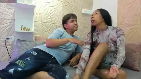 Alexa  Aron online show from 11/28/25, 01:41