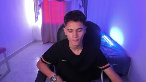 Aaron online show from 11/01/25, 08:44