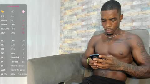 Snapshot of aron_clark chatting on 05/11/26, 04:04 A R O N online show from 05/11/26, 04:04