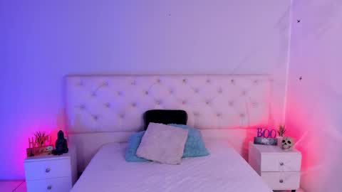 Aron cruz  online show from 10/10/25, 01:10