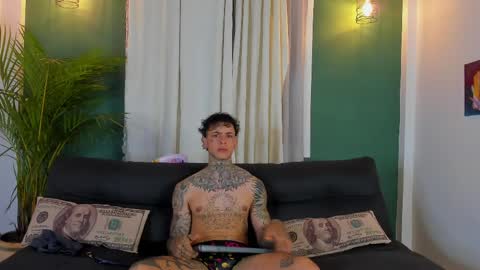 Snapshot of aron_ford chatting on 04/04/26, 01:37 Aron ford online show from 04/04/26, 01:37