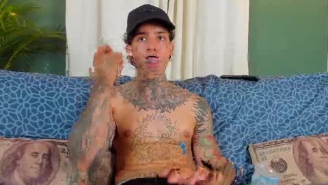 Snapshot of aron_ford chatting on 04/18/26, 10:43 Aron ford online show from 04/18/26, 10:43