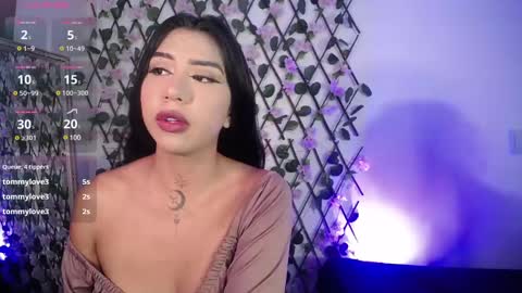 Snapshot of aron_gomez chatting on 02/25/25, 04:35 aron online show from 02/25/25, 04:35